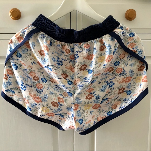 {anthropologie} daily practice floral shorts - Picture 3 of 4